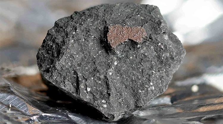 4.6-Billion-Year-Old Winchcombe Meteorite Sheds Light on Formation of Our Oceans